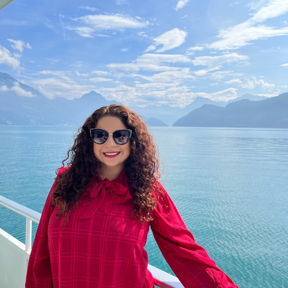 Meet your Posher, Isabel